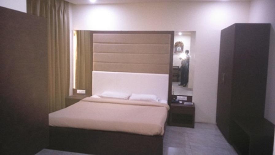 Veena Regency Hotel Chas ภายนอก รูปภาพ